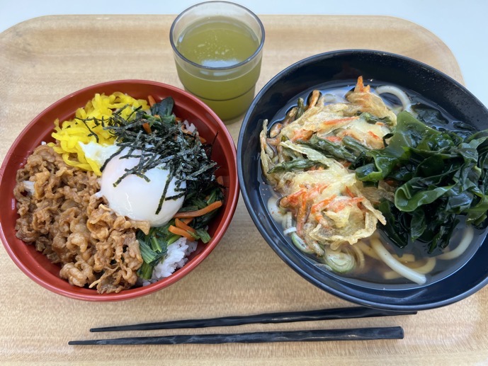 福井村田製作所の社員食堂のキンパ丼ぶりと天ぷらうどん