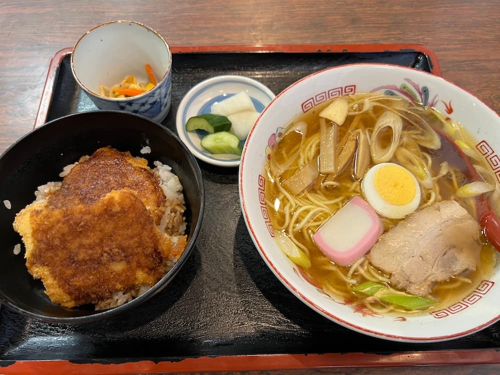 画像 やまむろの中華そばとソースカツ丼