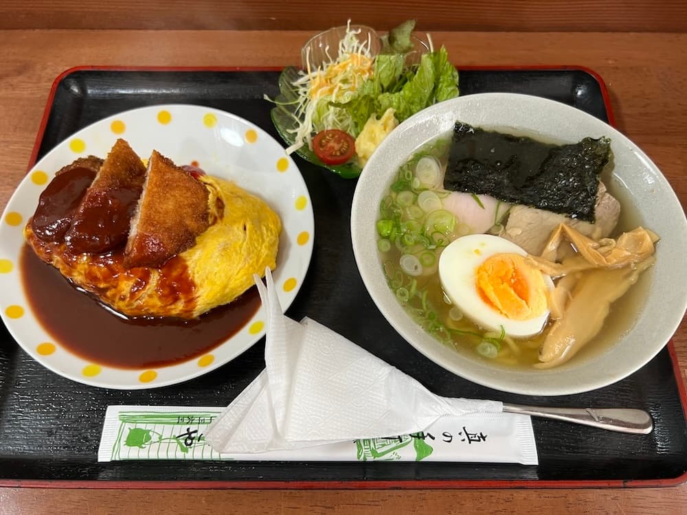 画像 麺房いせやの中華そばとボルガライスのセット